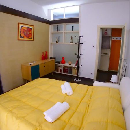 Appartamento The House Of Grandma Napoli Esterno foto